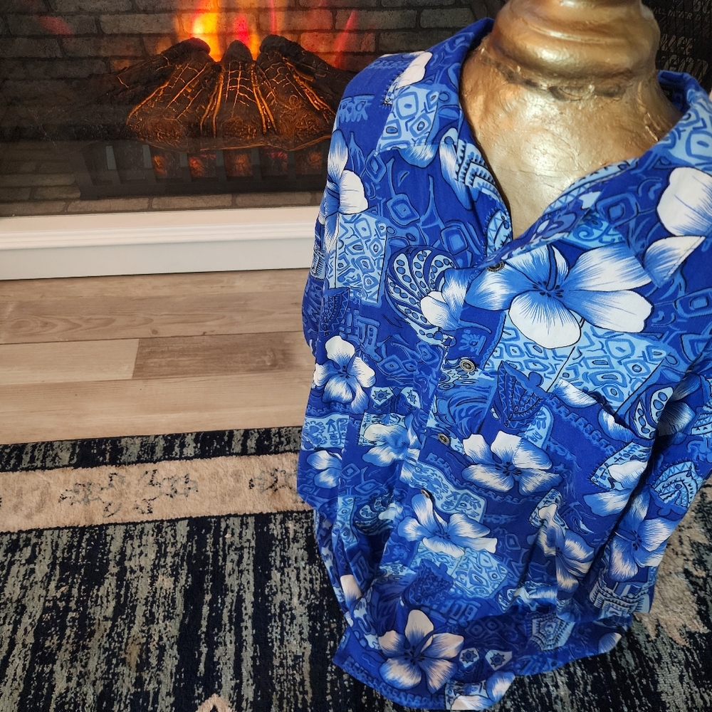 Hawaiian casual button down shirt